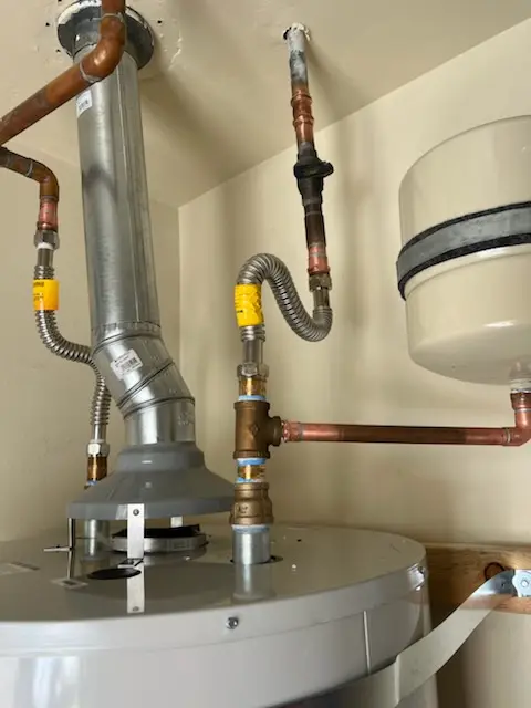 Water heater installation and plumbing repair in Parkwood - Farmfield